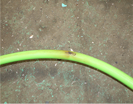 エア-漏れ発見事例(ホースの割れ)